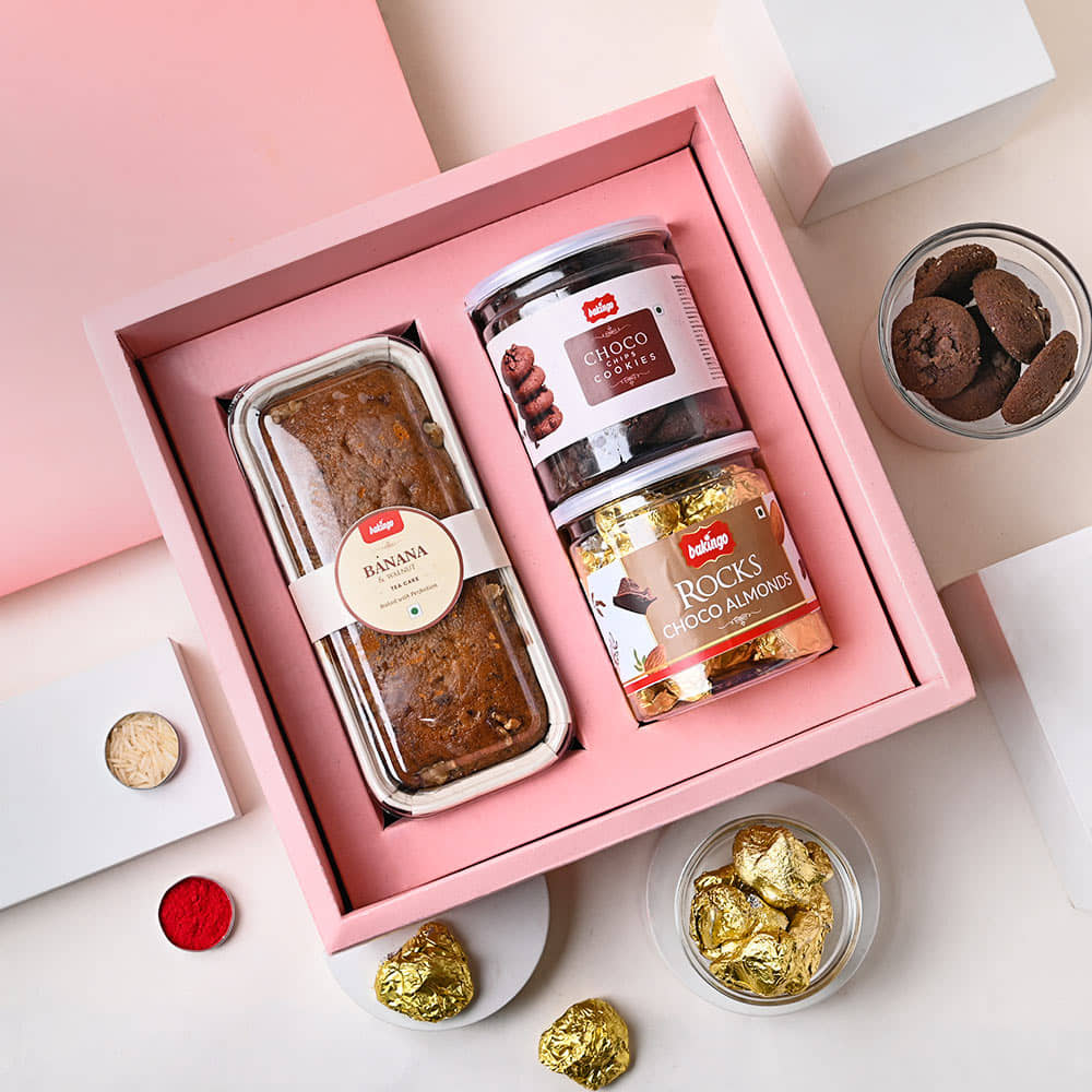 Cookies Choco Almonds n Banana Cake Hamper